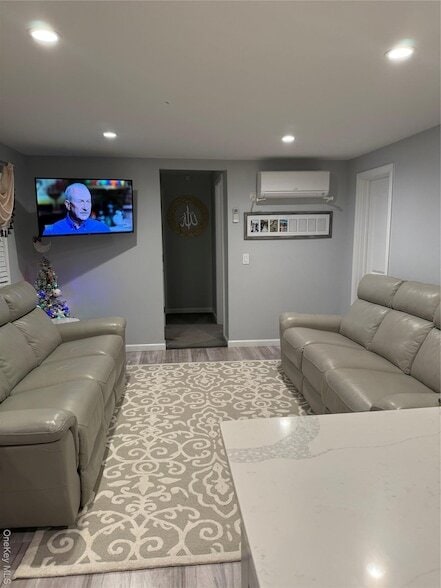 Building Photo - 10 Hillside Terrace