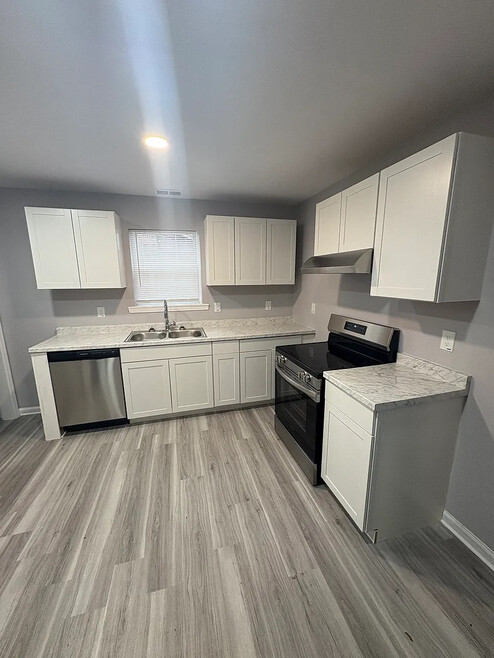 Building Photo - 1637 Pinedale Cir NW