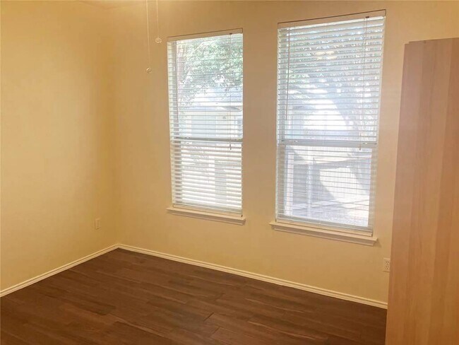 Building Photo - 3208 Dawn Mesa Ct