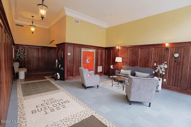 Building Photo - 256 Broadway