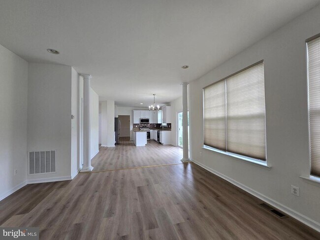 Building Photo - 173 Heartleaf Ln