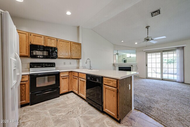 Building Photo - 3233 E Desert Cove Ave