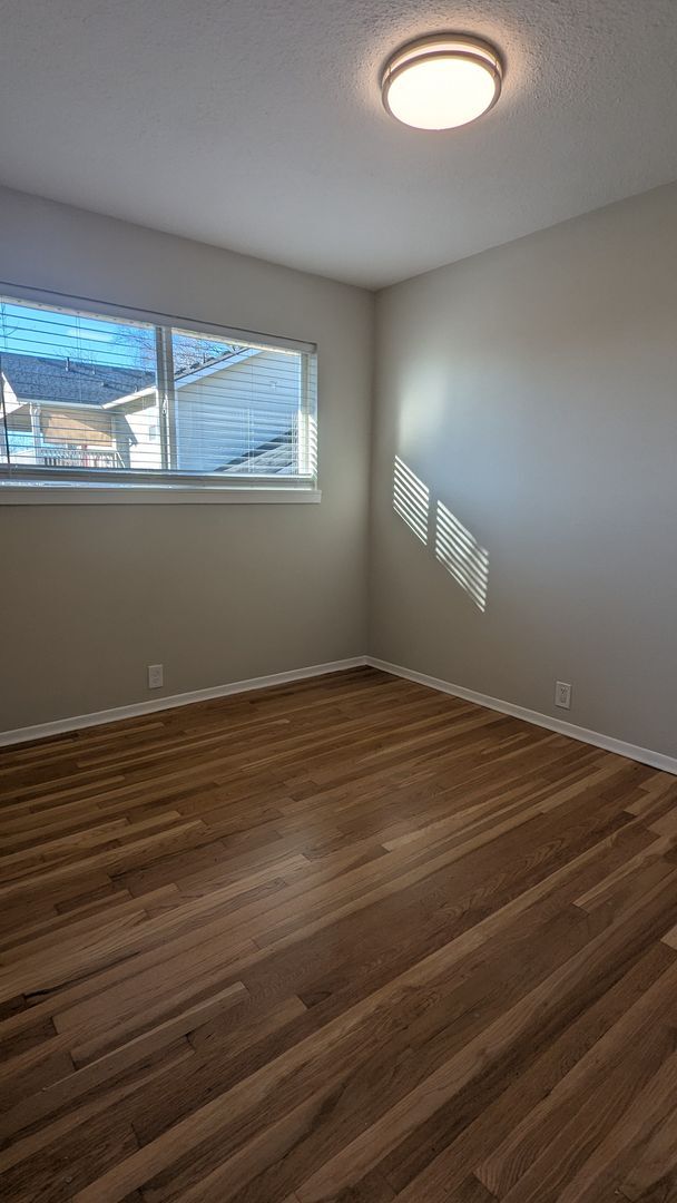 Building Photo - 3802/3804 Lincoln Avenue