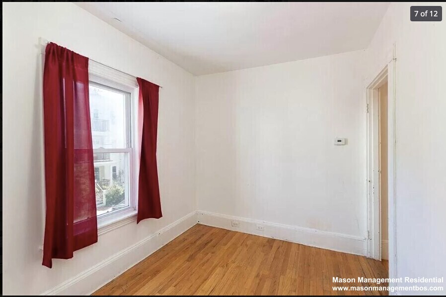 Building Photo - 40 Montfern Ave