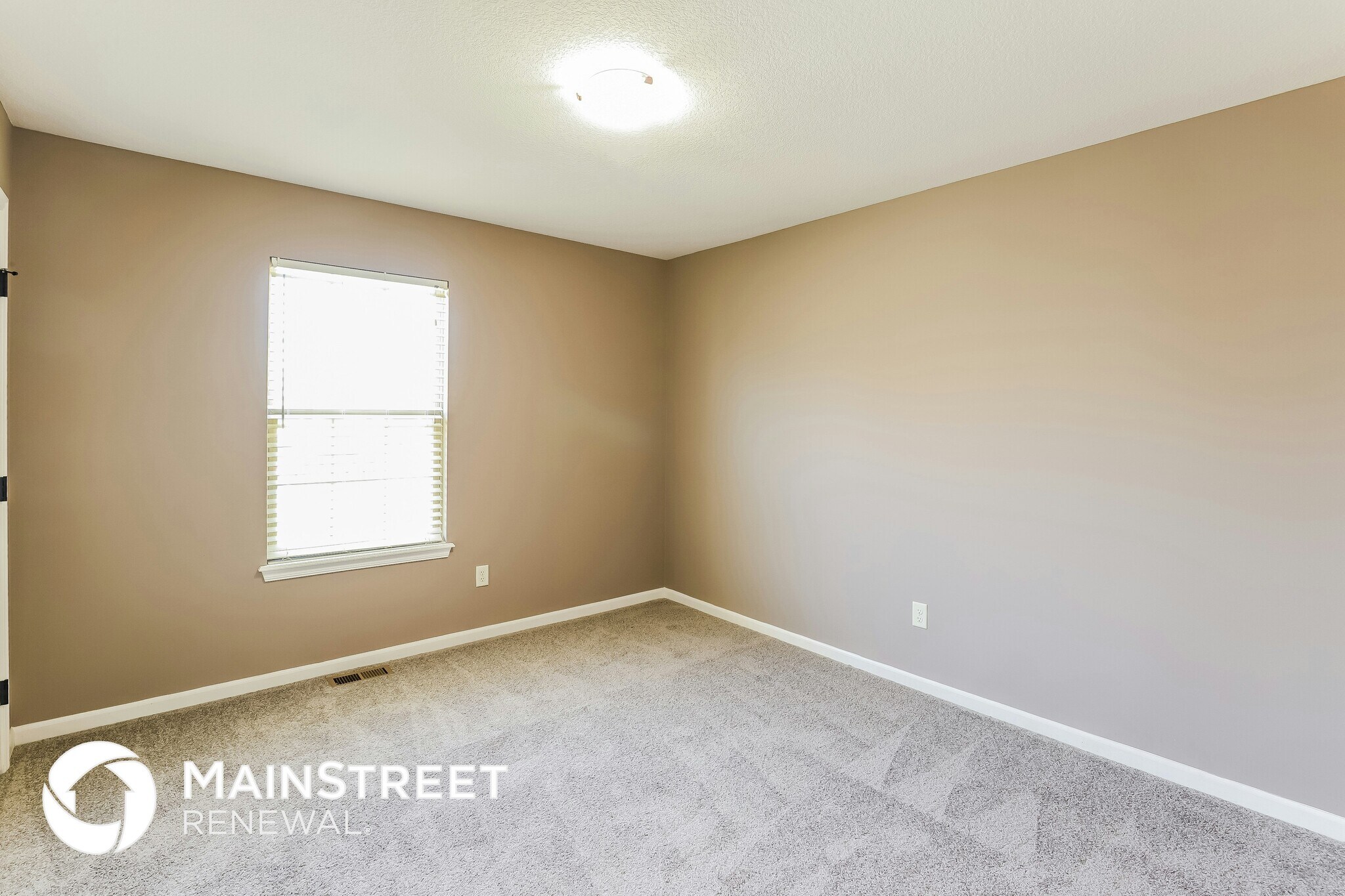 Building Photo - 203 NE Hannah Ct