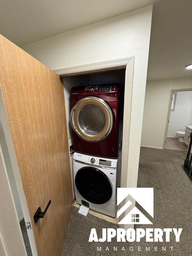 Building Photo - 2809 E Bragstad Dr