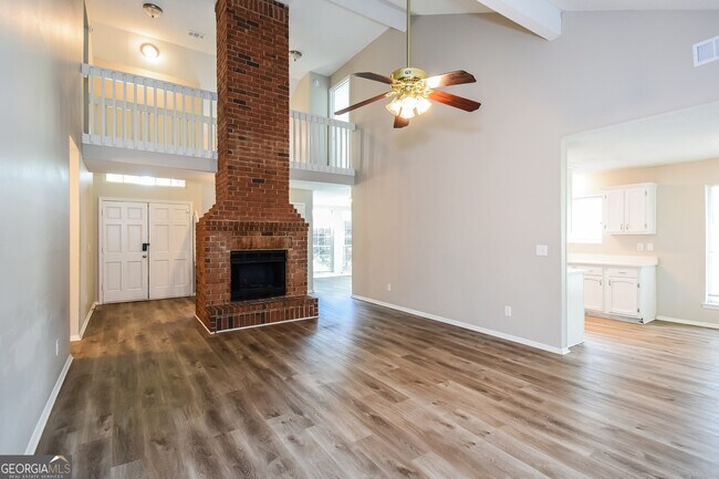 Building Photo - 492 Crestwood Ct