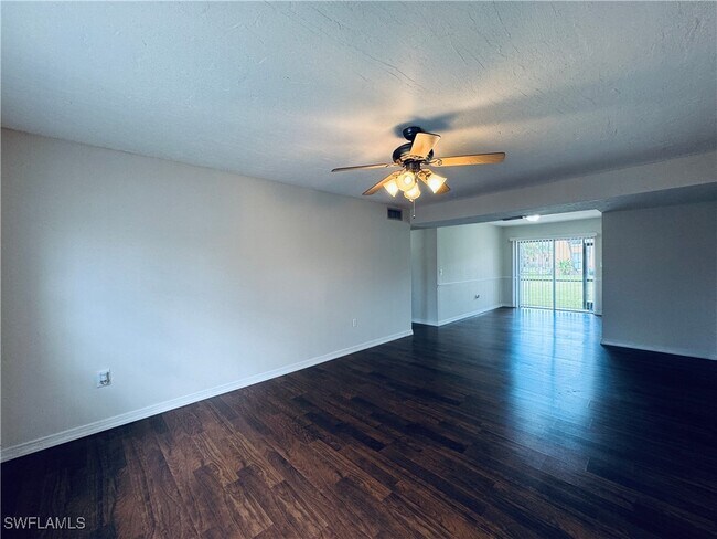 Building Photo - 12670 Kenwood Ln