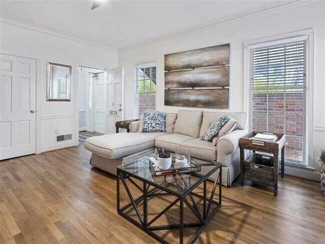 Building Photo - 1872 Wycliff Rd NW