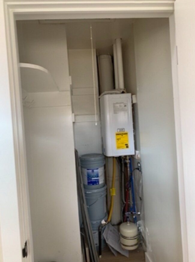 Building Photo - Beautifully Remodeled Cottonwood Heights Home!