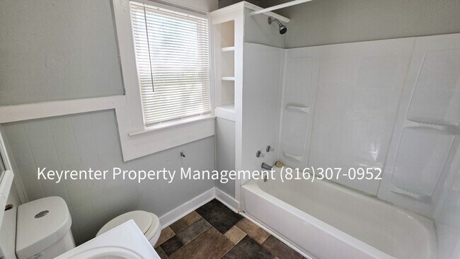 Building Photo - 3 Bed 1 Bath ready to rent!