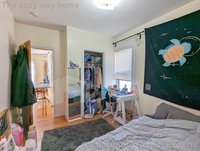 Building Photo - 28R Cherry St