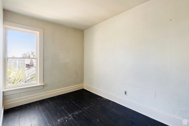 Building Photo - 382 N 400 E