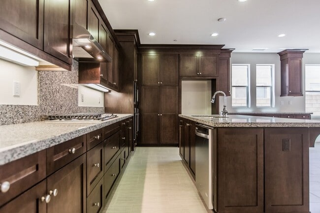 Building Photo - 4BD/3BA/2Garage Two Story Highly upgraded ...