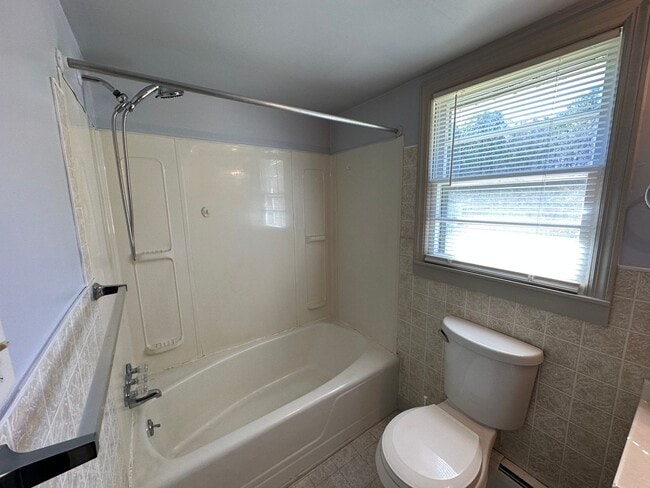 Building Photo - Country Living and Located Near Beautiful ...