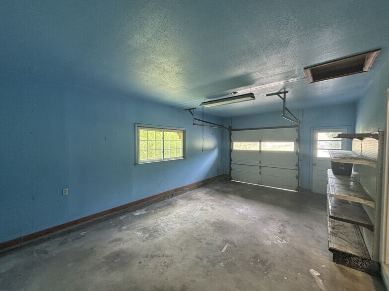 Building Photo - 39 Huntington Rd