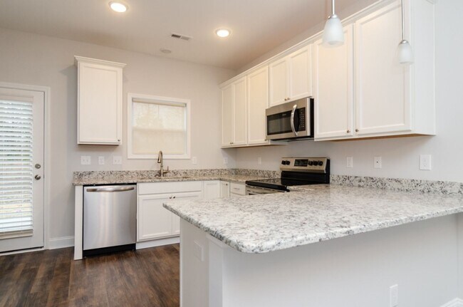 Building Photo - 1575 Grey Cliff Run