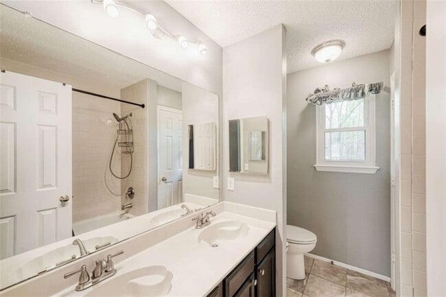 Building Photo - 10910 Willow Meadow Cir