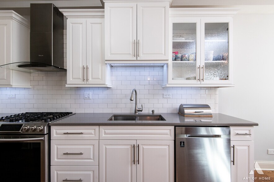 Building Photo - 7247 Bradford Ct