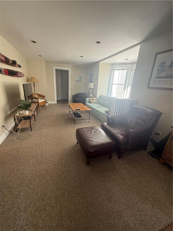 Building Photo - 9 1/2 W Narragansett Ave