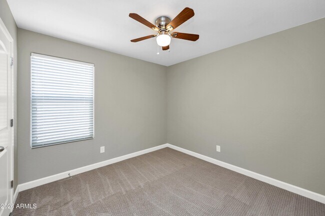 Building Photo - 1611 N Hillcrest