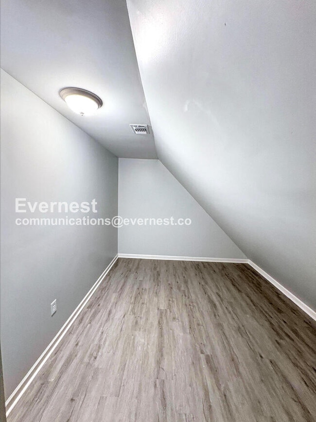 Building Photo - 4 Bed, 3 Bath Home with Off-Street Parking / Pet-Friendly / Coming Soon!