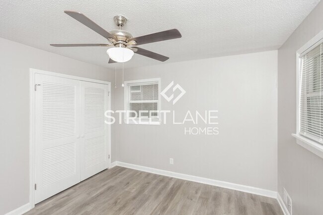 Building Photo - Charming 3 Bedroom in Columbia!