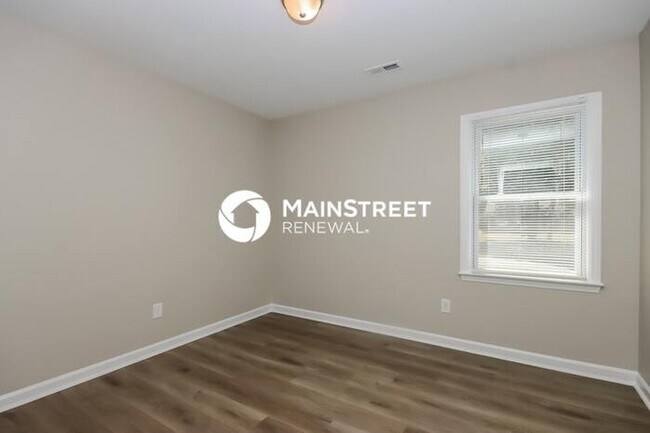 Building Photo - 3 Bedroom Pet-Friendly Home in Gastonia, NC with Main Street Renewal