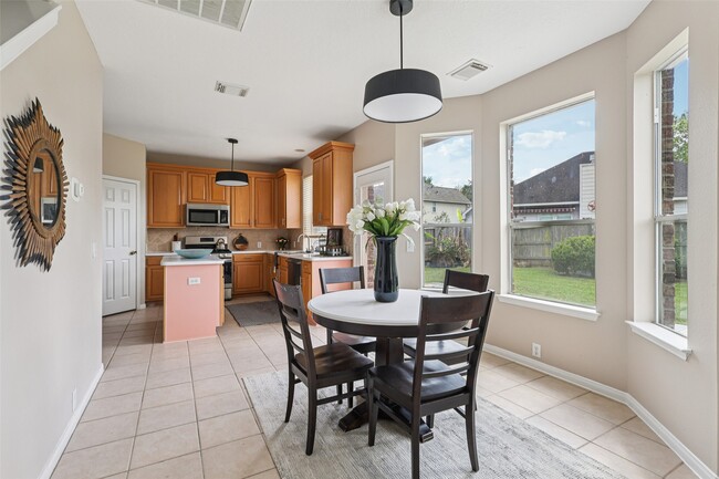 Building Photo - 8002 Cross Trail Dr