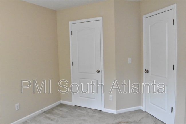 Building Photo - 6864 Mountain Cir