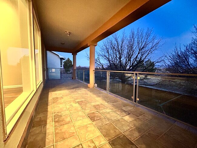 Building Photo - 1001 Pinzon St NW