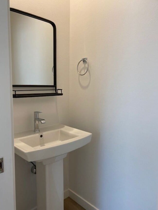 Building Photo - 3Bd/3Ba Monroe Townhouse