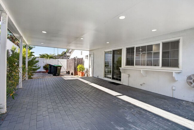 Building Photo - Sought After Wimbledon Village Home