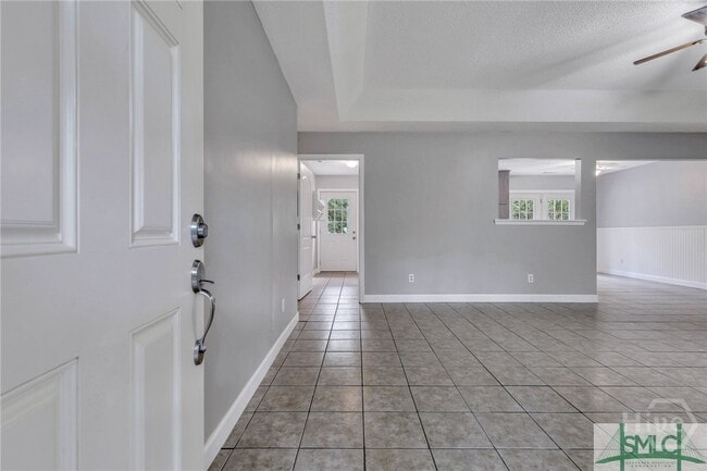 Building Photo - 103 Maple Dr