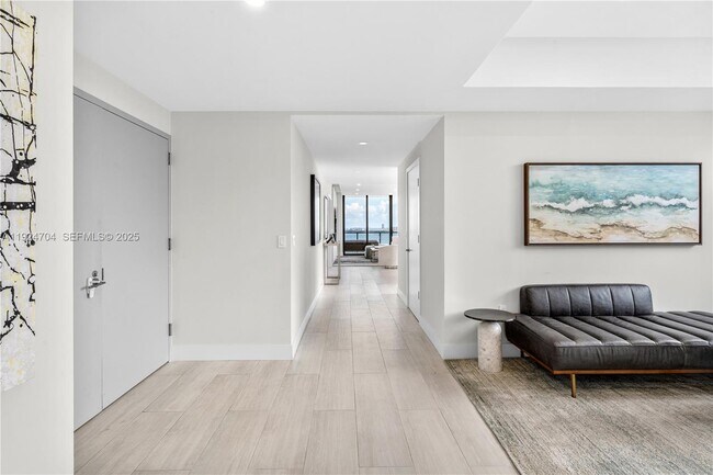 Building Photo - 788 NE 23rd St