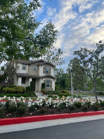 Building Photo - 24098 Stone Creek Dr