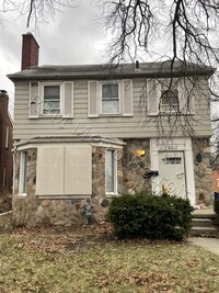 Building Photo - SPACIOUS COLONIAL