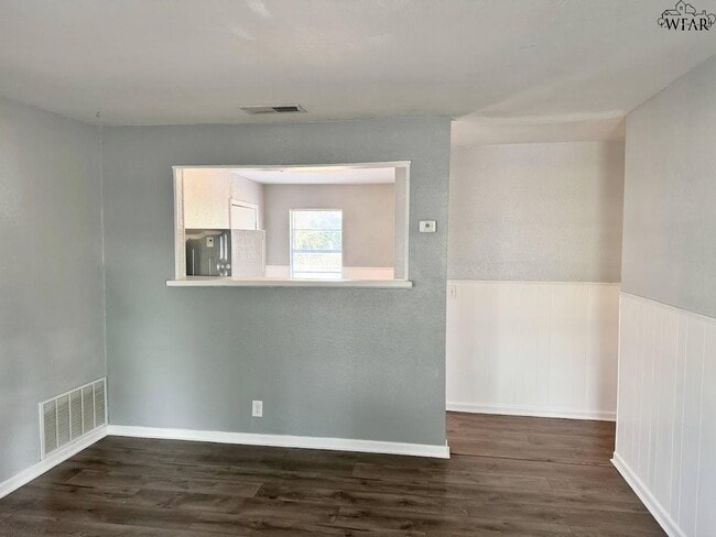 Building Photo - 4118 Palomino St