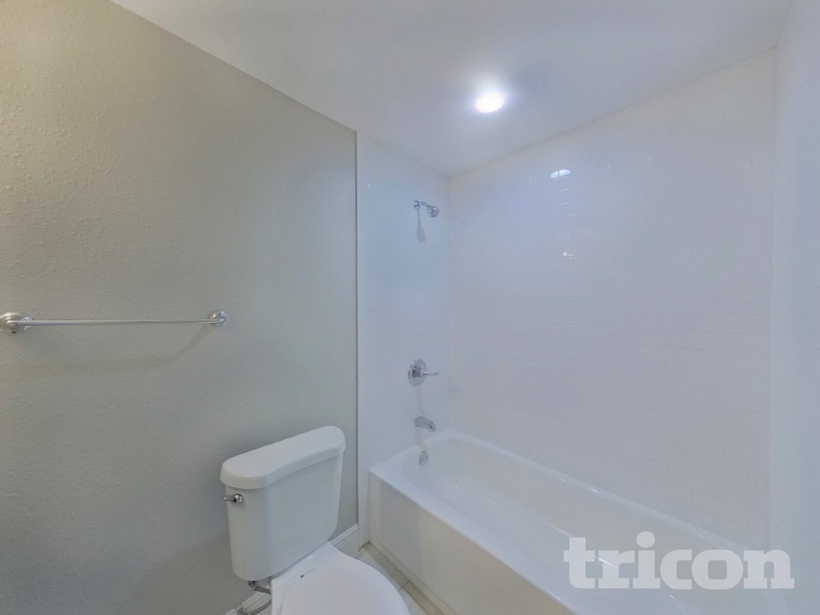 Building Photo - 355 43rd Ave N