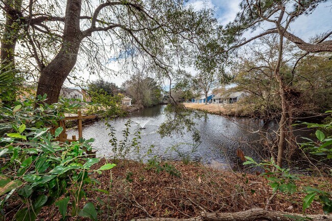 Building Photo - 4 Bedroom, 2.5 Bathroom Home on James Island