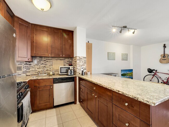 Building Photo - 950 25th St NW