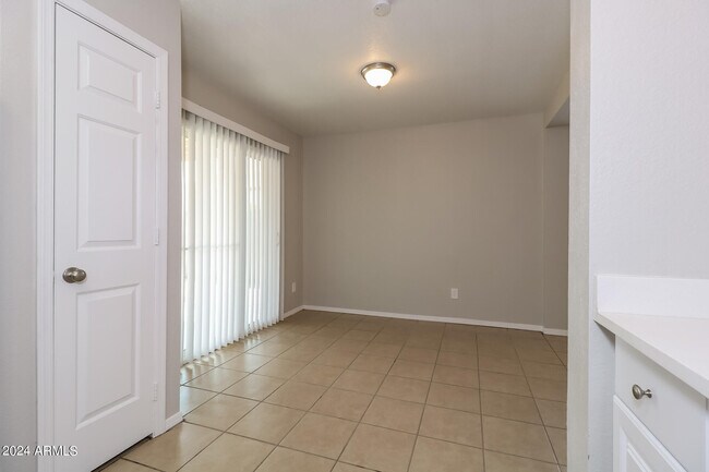 Building Photo - 11841 W Corrine Dr