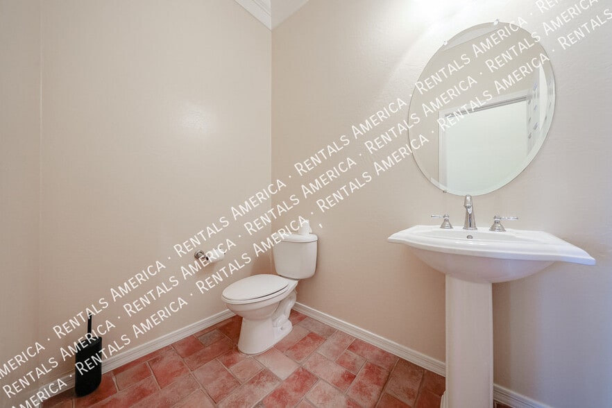 Building Photo - 2348 W River Rock Ct