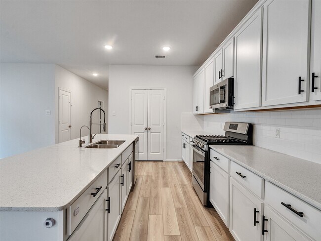 Building Photo - 13305 Dalvay Beach Dr