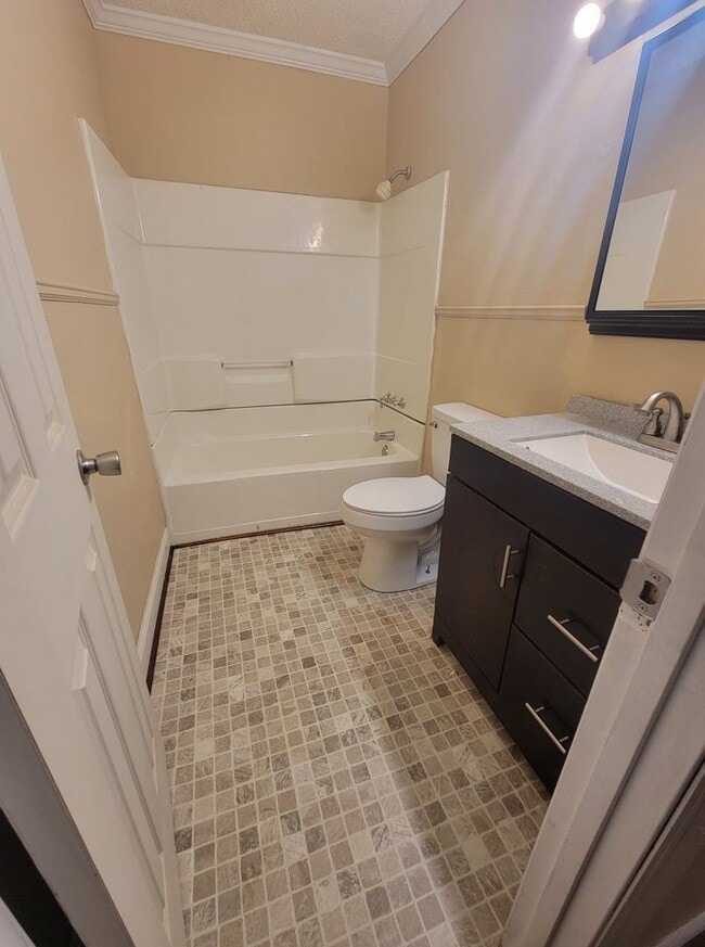 Building Photo - Spacious 4BR/2BA single family home in Ann...