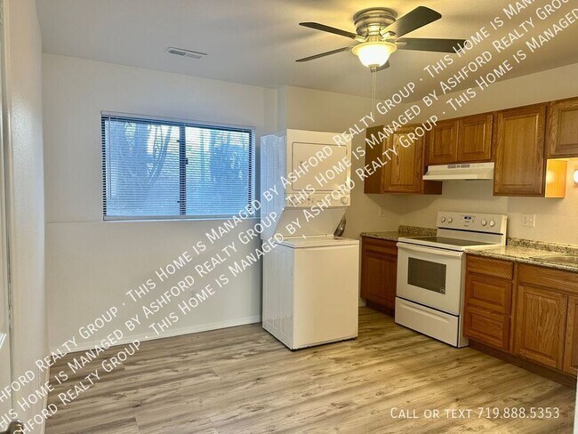 Building Photo - 1120 Yuma St