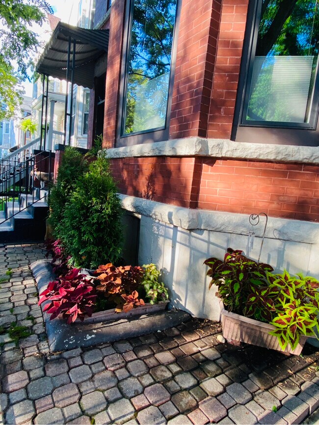 Building Photo - 4419 S Wallace St