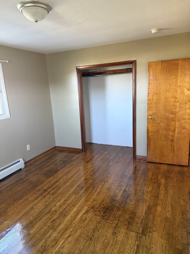 Building Photo - 36 Riverview Rd