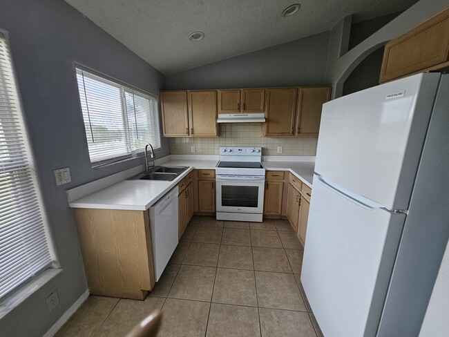 Building Photo - 13438 Fairway Glen Dr