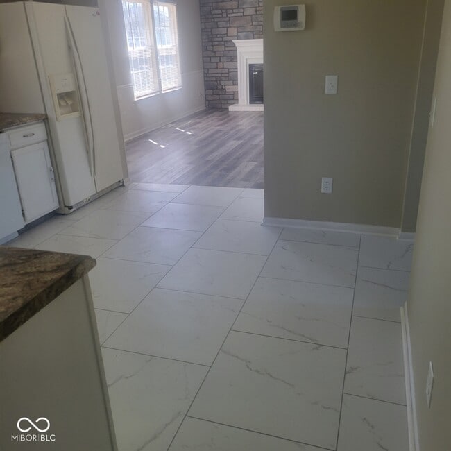 Building Photo - 403 Stillwood Ct